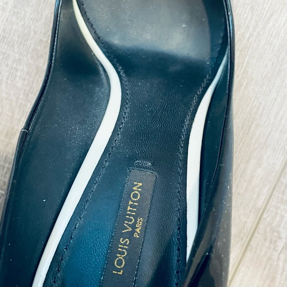 Louis Vuitton , high heels model 12cm, in black patent leather, size 40.5FR. - Picture 6 of 7